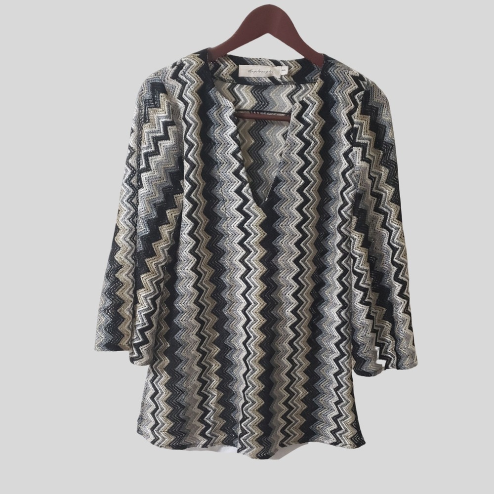 T-Bags Los Angeles Raschel Open Knit Chevron V-Neck Bell Sleeve Tunic‎ Top